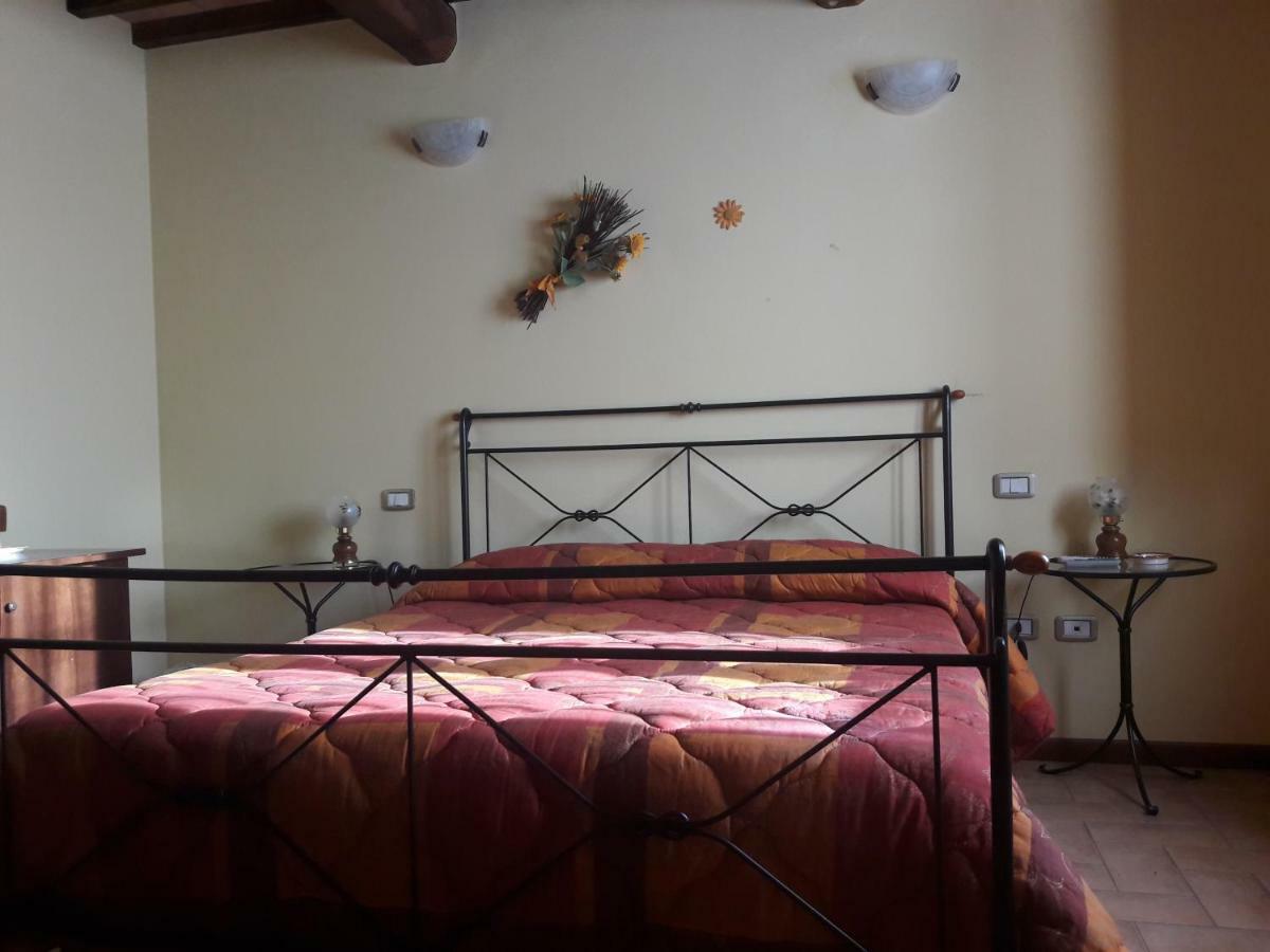 Affittacamere Da Laura Silvi Orvieto Buitenkant foto